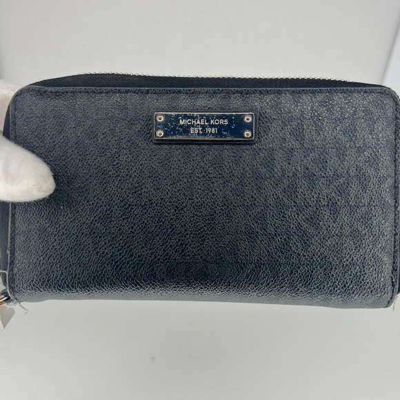 Michael Kors Black Monogram Zip Around Wallet - Picture 1 of 5